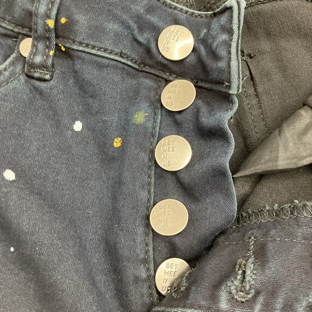 NWTBetween Us Paint Splatter Skinny Jeans Size 7  BTS Perfect